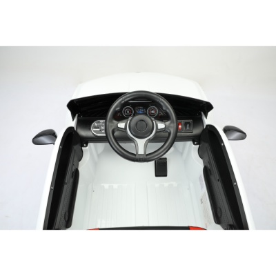 Автомобиль BMW i7 9381 Белый