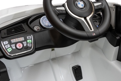 Электромобиль BMW X5M (белый)