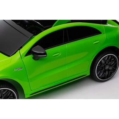Автомобиль Mercedes Benz CLA45 ХМХ628 Зеленый