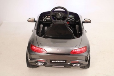 Детский электромобиль Mercedes-Benz GT (O008OO) серебристый глянец