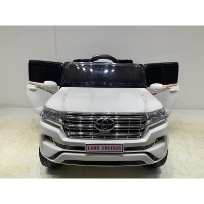 Джип Toyota LC200 2688 Белый