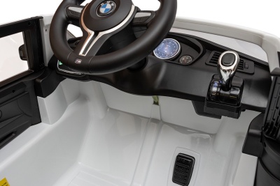 Электромобиль BMW X5M (белый)