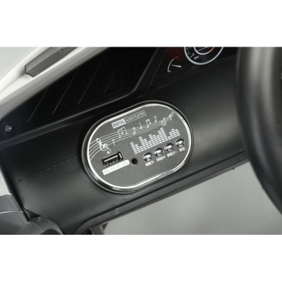 Автомобиль BMW i7 9381 Серебро краска