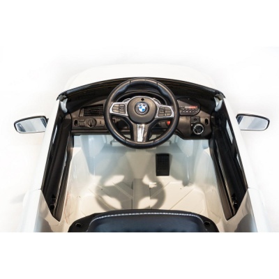 Автомобиль BMW 6 GT Белый