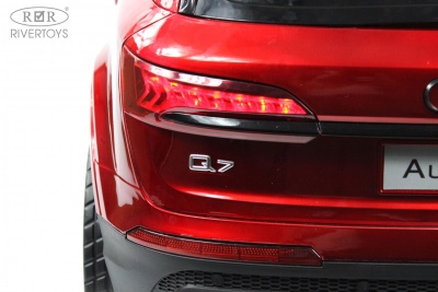 Детский электромобиль AUDI Q7 (HL678) красный глянец
