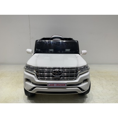 Джип Toyota LC200 2688 Белый
