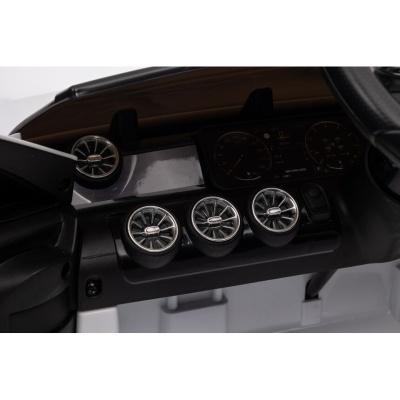 Автомобиль Mercedes Benz CLA45 ХМХ628 Белый