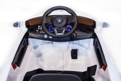 Электромобиль BMW XMX 835 (белый)