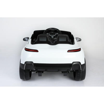 Автомобиль BMW i7 9381 Белый
