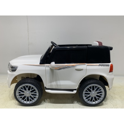 Джип Toyota LC200 2688 Белый
