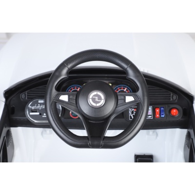 Автомобиль Mercedes Benz GT 3775 Белый
