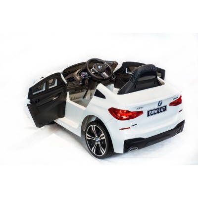Автомобиль BMW 6 GT Белый