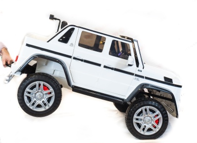 Электромобиль Mercedes-Benz Maybach G650 AMG 4x4 (белый)